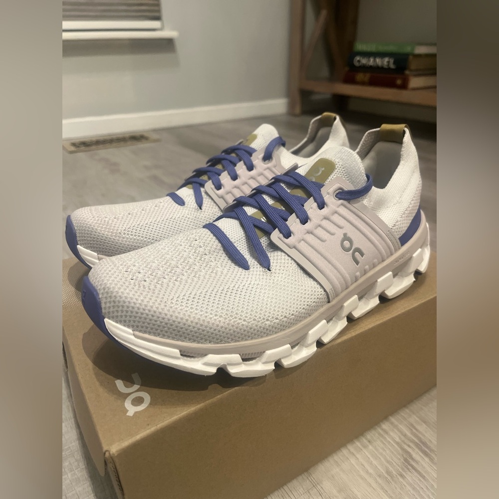 On Running-Cloudswift 3-White|Blueberry-
US 7.5M (Women’s)-Worn 1x